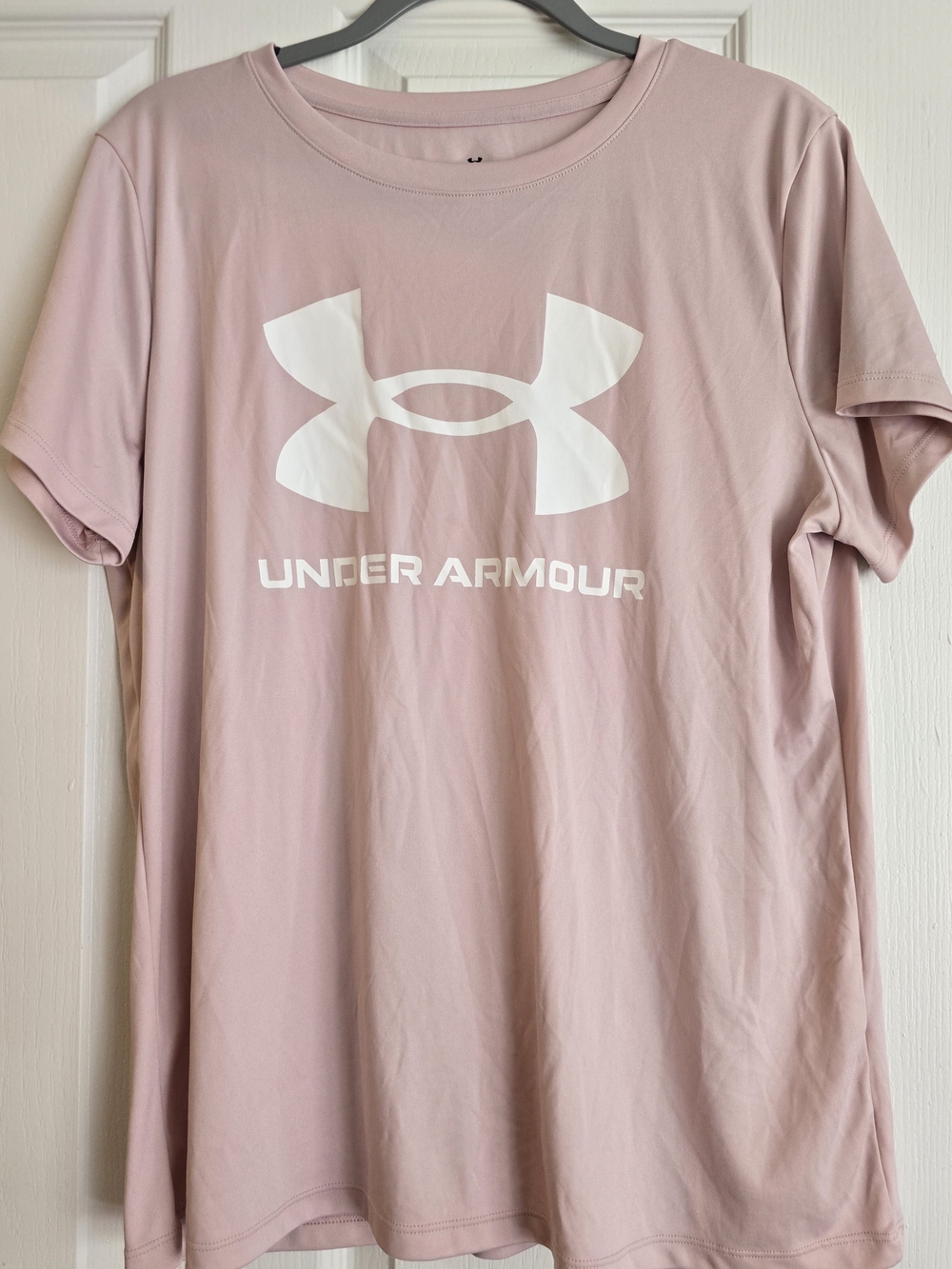 Under Armour Men's Short Sleeve Performance Tee in Dusty Pink with White Logo